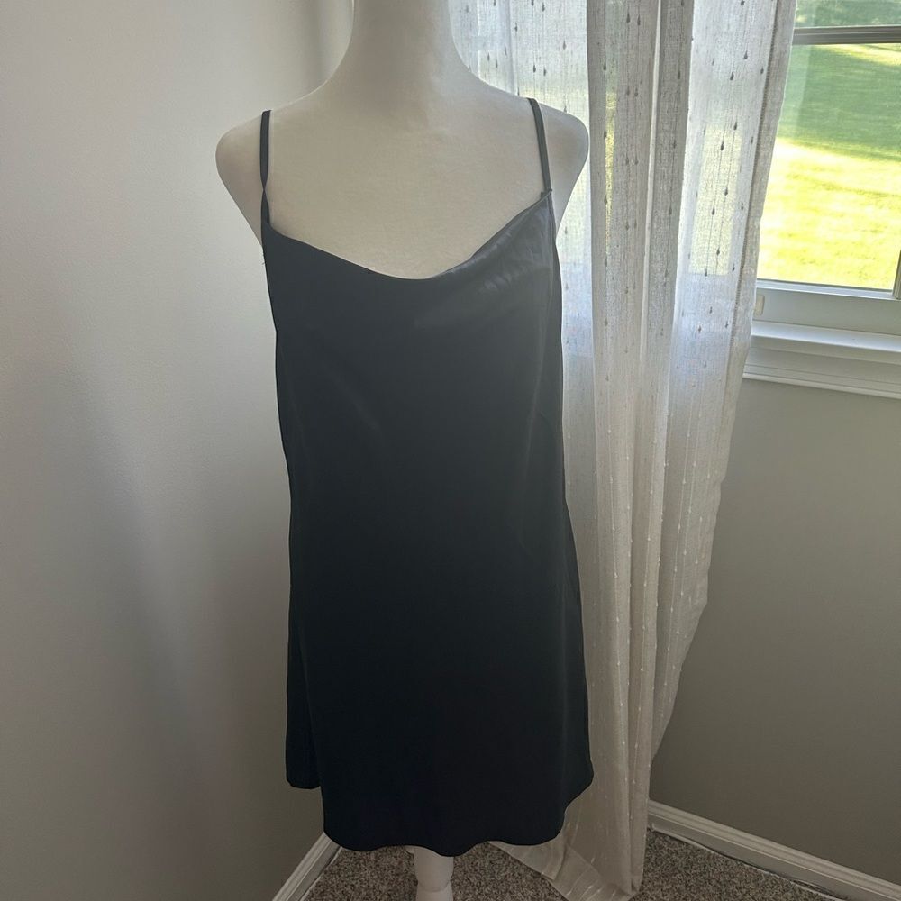 Women’s Black Ekouaer Nightgown Size Medium
